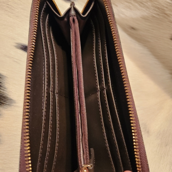 MICHAEL KORS SINATURE BROWN HOBO/SHOULDER BAG AND WALLET - Picture 8 of 10